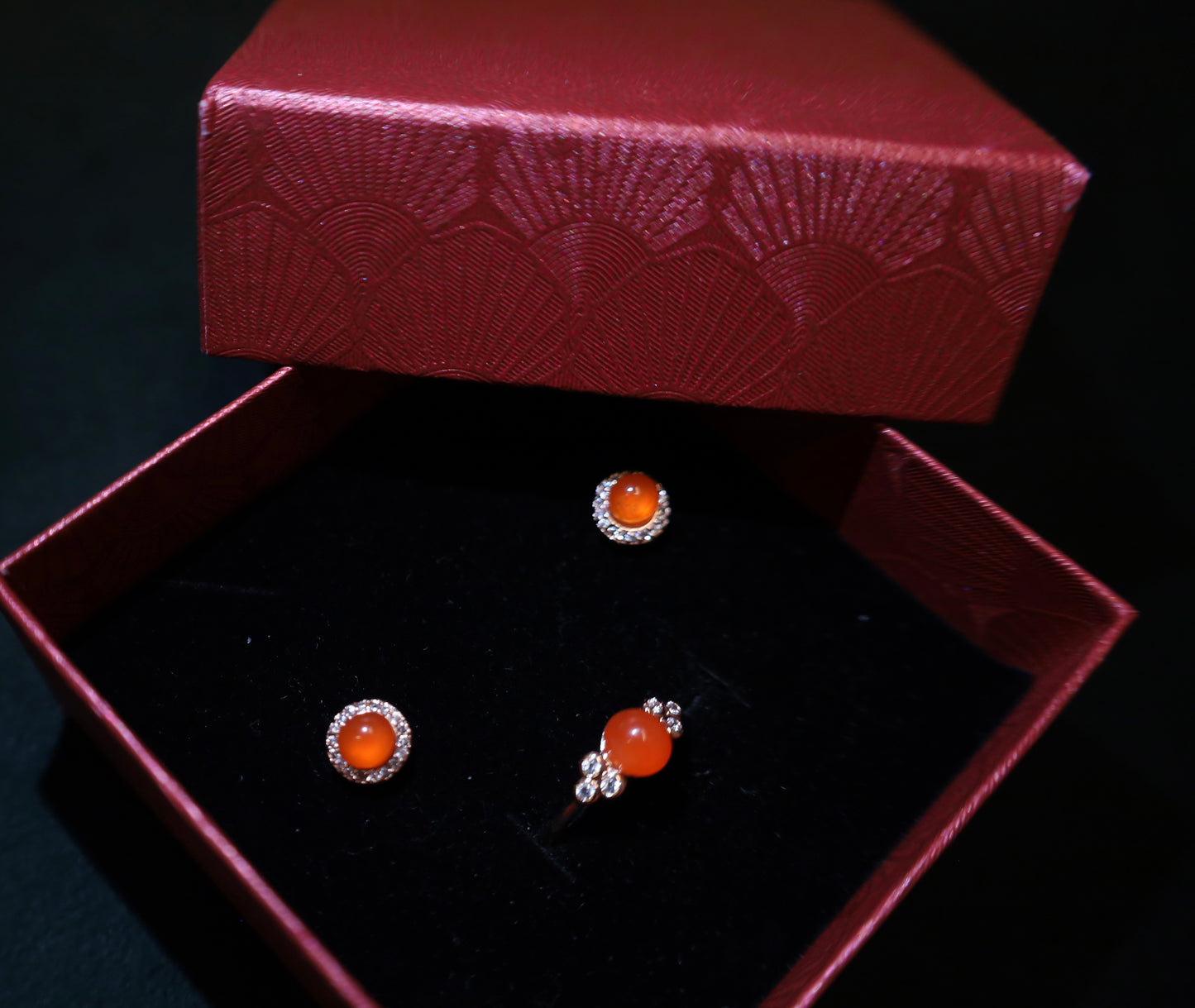 Flame of Romance Nanhong Agate Collection with Certificate