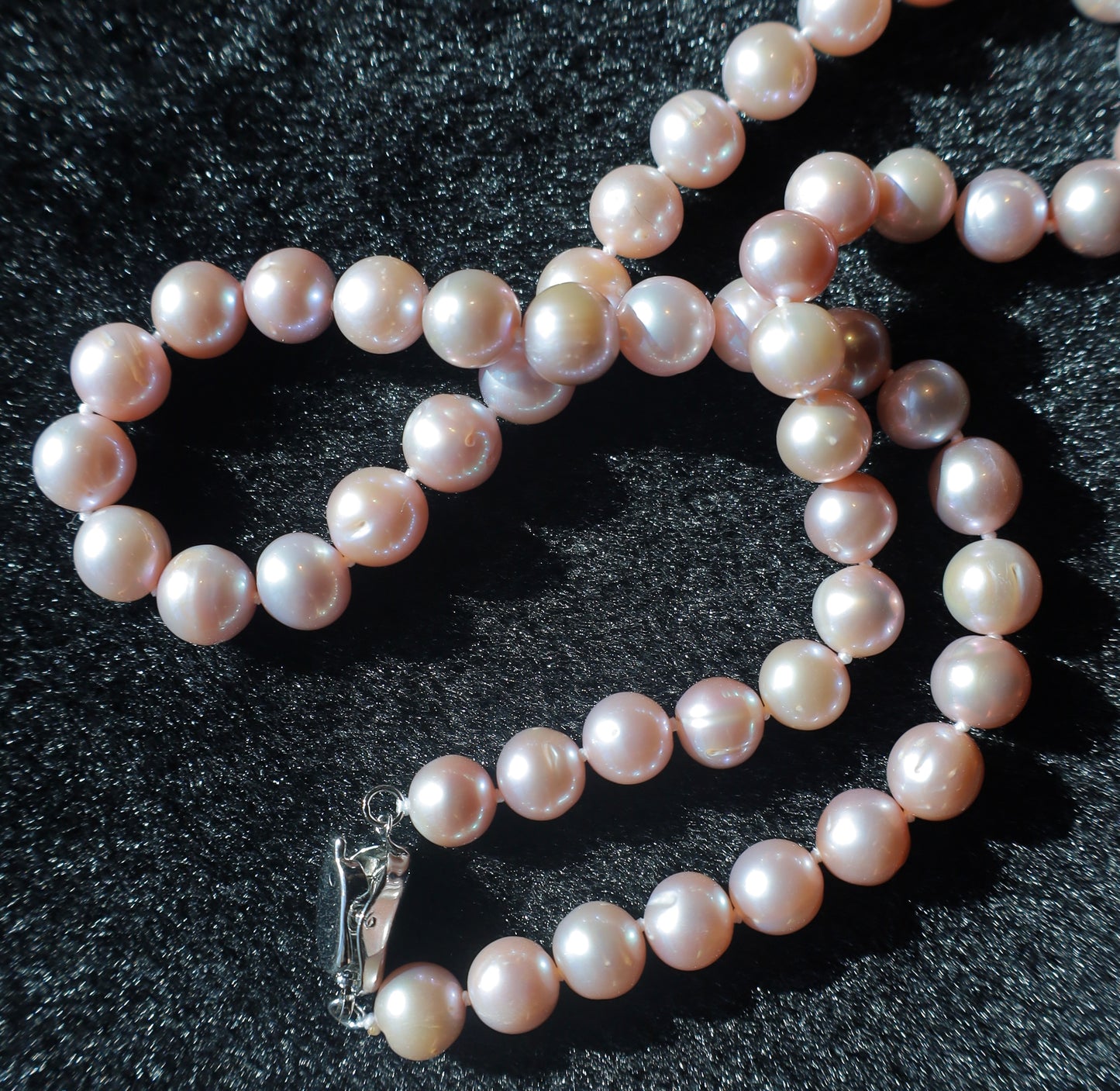 Sunrise Glow Natural Freshwater Pearl Necklace 8-9 mm with Finely Crafted Silver Clasp